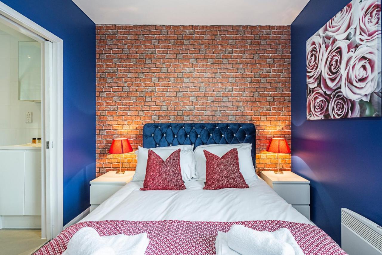 Cozy And Charming Flat: Minutes From Everything! * Londra